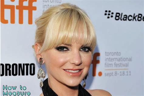 anna faris brunette|anna faris measurements bra size.